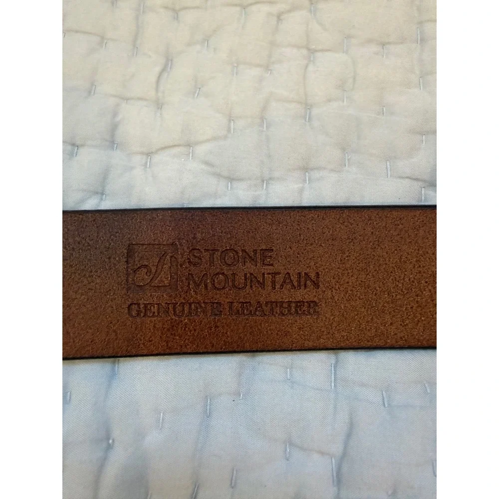 Stone Mountain Mens Cognac Brown Genuine Leather Belt Size 30-32 S Distressed